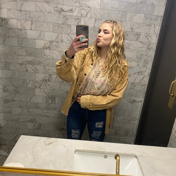 Meet your Posher, Jenna - Picture 1 of 1